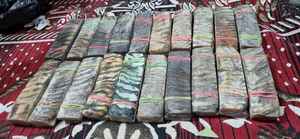 Cuchillos de Cuerno de Oveja Pulidos de la Mejor Calidad, Artesanía Natural Negra con Atractivas Escamas/Placas de Estilo Animal para Decoración - Product Image 2