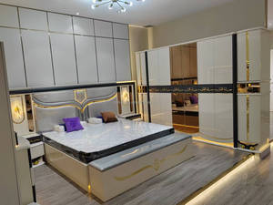 Elegante Juego de Dormitorio Super King Size con Iluminación LED, Armario de 8 Puertas, Muebles de Dormitorio King con Acabado de Alto Brillo - Product Image 4