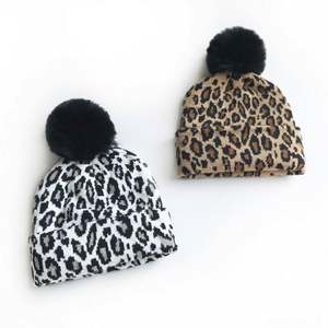 Gorro de Punto Grueso con Diseño de Burbujas y Estampado de Leopardo para Mujer, para Invierno, Cálido, para Viajes, Incluye Talla para Niños - Product Image 6