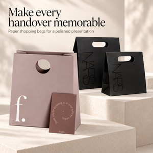 Sacs en papier personnalisés avec logo ODM pour l'emballage de vêtements de luxe, papier noir 250 g/m² avec estampage argenté - Product Image 1