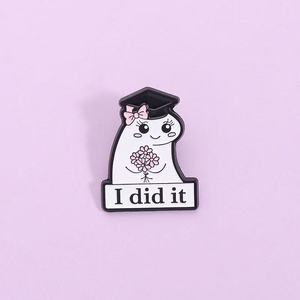 Spilla divertente in lega di zinco con meme Flork semplificato per laurea, personalizzata con scritta 'I Did It', distintivo da risvolto con fiore, gioiello per laureati - Product Image 1