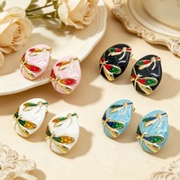 Boucles d'oreilles clous vintage ovales en émail goutte d'eau, motif libellule, plaqué or, motif insecte coloré texturé, style rétro, bijoux fantaisie
