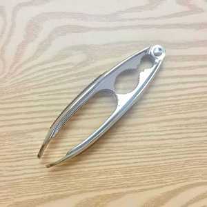 Clip en alliage de <span class=keywords><strong>zinc</strong></span> en noyer poignée droite poignée incurvée décortiqueur <span class=keywords><strong>pince</strong></span> domestique ouvre-coquille - Product Image 4