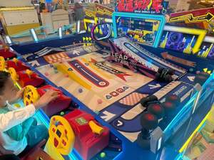 Nuova <span class=keywords><strong>Macchina</strong></span> <span class=keywords><strong>da</strong></span> Corsa per Bambini con Telecomando, 6 Giocatori, <span class=keywords><strong>Gara</strong></span> Competitiva Indoor - Product Image 5