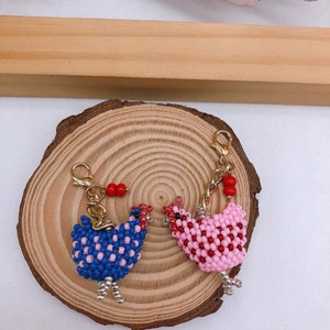 Accesorios para Bolsos Escolares de Niñas Hechos a Mano, Decoración para Bolsos Infantiles, Cuentas Pequeñas, Regalo de Recuerdo Festivo DIY, Llavero de Pollito Adorable - Product Image 2