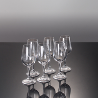 Gobelets de dégustation en verre transparent en gros, verres à long pied pour le brandy, le whisky et le Baijiu, adaptés aux hôtels, bars, fêtes et banquets