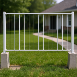 Panel de Cerca de Acero con Recubrimiento en Polvo Blanco de 5.9 Pies x 3.3 Pies con Postes y Placa Decorativa - Product Image 2