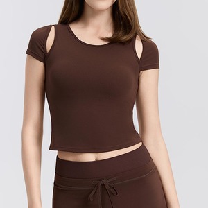 เสื้อโยคะแขนสั้นแบบเปิดไหล่ YIYI Nude Feeling แห้งเร็ว เหมาะสำหรับออกกำลังกาย วิ่ง ฟิตเนส คอกลม สำหรับผู้หญิง - Product Image 4