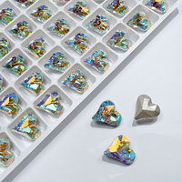 Le diamant artificiel de fantaisie en verre k 9 de couleur de placage d'ongle direct d'usine est utilisé pour les accessoires de décoration d'ongle en gros