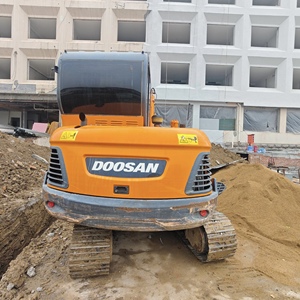 Prix Bas – Excavatrice sur Chenilles d'Occasion Doosan 55 DH55-7 Modèle 2022 de 5,5 Tonnes, d'Origine Coréenne, avec Moteur, Pompe et Boîte de Vitesses, à Vendre - Product Image 3