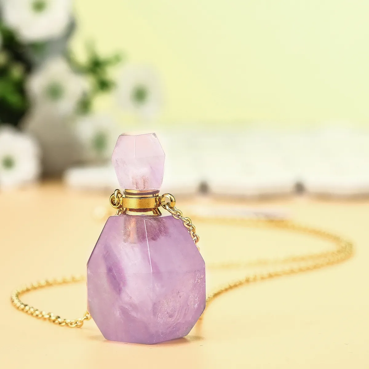 オイルディフューザーペンダント宝石宝石石ジュエリーエッセンシャルローラーボトルガラス用のデザインされたネックレス小瓶