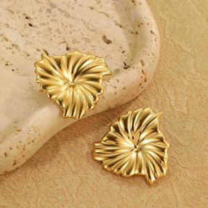 ต่างหูสแตนเลสสตีลทรงใบไม้ดอกไม้ขนาดใหญ่ ประดับเพชร สไตล์หรูหราเบาๆ ทันสมัย สำหรับวันหยุดพักผ่อนระดับไฮเอนด์ แบบยุโรป-อเมริกัน - Product Image 3