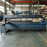 Perceuse multifonctionnelle à quatre axes pour le bois, avec broche refroidie par eau circulante et limiteur de profondeur flottant, pour le perçage de tôle courbée et la fabrication de placards
