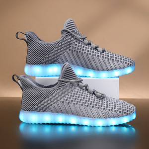 รองเท้าตาข่ายทรงสี่เหลี่ยม, รองเท้าเปล่งแสง LED, รองเท้าเรืองแสง, รองเท้ามะพร้าว, ไฟหลากสี, รองเท้ากีฬาอเนกประสงค์ - Product Image 2