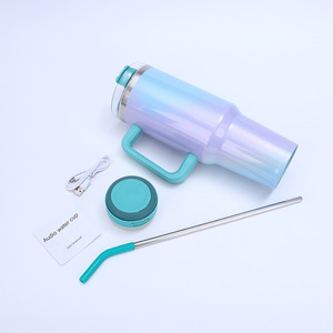 Vaso de Viaje Emerit Personalizado 2026 de 40 oz, de Acero Inoxidable, Brillante, Iridiscente, con Diseño de Arcoíris y Altavoz Bluetooth - Product Image 2