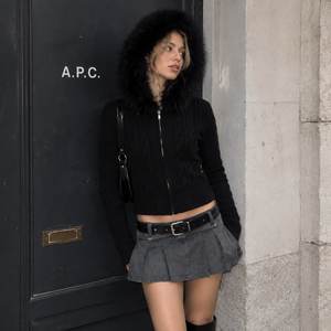 Cardigan en tricot à capuche en fausse fourrure streetwear pour femmes, veste courte zippée, coupe ajustée, tendance Y2K, vêtements d'extérieur chauds pour l'hiver - Product Image 5