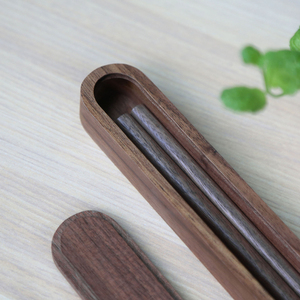 Bacchette in Legno di Noce Naturali Riutilizzabili con Logo Personalizzato Inciso e Scatola, Regalo di Lusso all'Ingrosso - Product Image 3