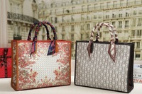Tas Tote Wanita Bergaya Baru Merek Terkenal Kapasitas Besar Gaya Desainer Mewah Fashion Elegan Tas Tangan Modis untuk Belanja dan Sehari-hari