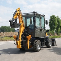Mini-chargeuse-pelleteuse diesel de 2,5 tonnes avec godet de 820 mm et marteau hydraulique