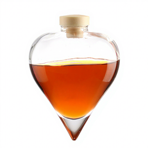 Bouteille en verre transparente en forme de cœur de 550 ml du fournisseur chinois, vide, pour brandy, whisky, vodka, <span class=keywords><strong>tequila</strong></span>, avec bouchon en liège scellé - Product Image 1