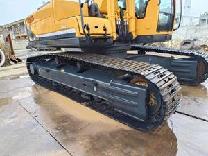 Excavatrice Hyundai 305LC-9T d'occasion, modèle 2016, poids opérationnel de 30 tonnes, capacité de la cuve de 1,38 m, composants principaux inclus - Product Image 3