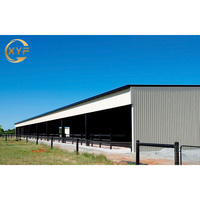 Installation rapide de bâtiments agricoles préfabriqués en structure métallique pour élevages de volailles, avec conception personnalisée