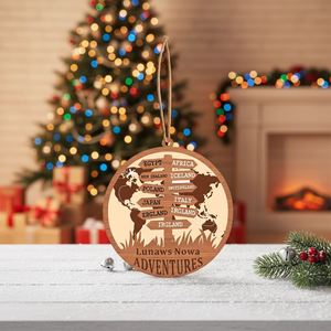 Adorno Personalizado de Aventura Viajera, Decoración Personalizada con Destino, Regalo de Viaje para Parejas en Navidad - Product Image 3