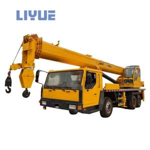 Grues de camion mobiles hydrauliques de 25 tonnes Grue de camion maison de moment de charge élevée pour la construction - Product Image 4