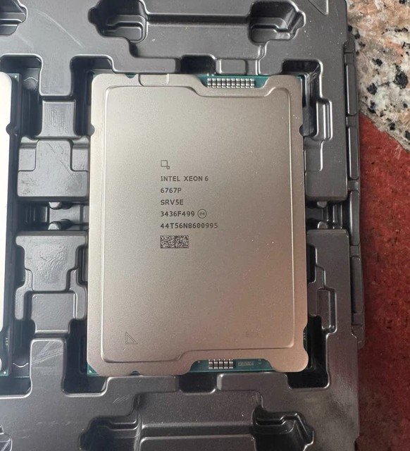 Xeon 6767P 64C / 128T 2.4GHz-3.9GHz 350W PK8072006269900 Server Processor CPU