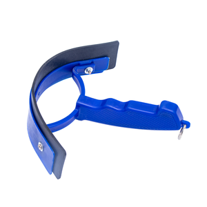 Grattoir à sueur pour cheval en plastique, outil de toilettage, équipement équestre léger, brosse pour cheval, poignée antidérapante, imperméable - Product Image 1