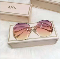 Lunettes de soleil de luxe personnalisées pour femmes, surdimensionnées, monture métallique rétro, UV400, tendance, carrées, classiques