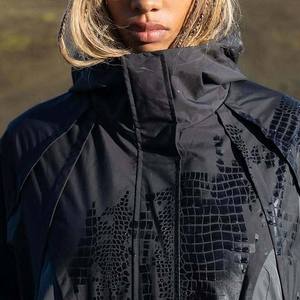 Vente en gros OEM logo personnalisé Streetwear coupe-vent tissu imperméable taille réglable boutons magnétiques <span class=keywords><strong>veste</strong></span> Reptile réactif à l'eau - Product Image 1