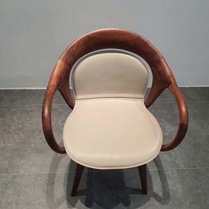 Chaise de salle à manger scandinave en bois massif avec coussin en cuir véritable, mobilier de luxe pour la maison, l'hôtel, le restaurant PISANO - Product Image 3
