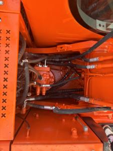 Excavatrice de taille moyenne Doosan DX140 d'occasion, avec moteur d'origine et en bon état, adaptée aux travaux de terrassement exigeants - Product Image 5