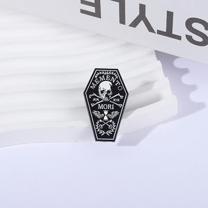 Mement Mori Recuerda Tu Muerte émail broche Punk crâne <span class=keywords><strong>cercueil</strong></span> drôle citation broche revers Badge Halloween bijoux cadeau pour les amis - Product Image 2