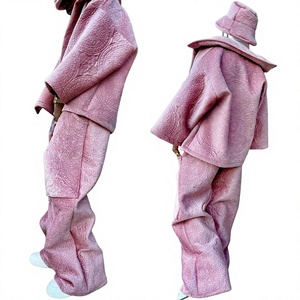 Ensemble de survêtement deux pièces JAYCAN SPORTS rose en cuir véritable écologique matelassé, coupe ample, unisexe, streetwear, manches longues - Product Image 1