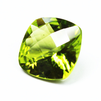 Pierre précieuse verte naturelle de type péridot, taille coussin, qualité 3A, motif à carreaux, évaluation par une tierce partie pour la fabrication de bijoux GEMFORTE INC