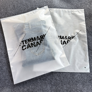 Biodegradable कस्टम ज़िप प्लास्टिक Ziplock बैग कपड़े परिधान पैकेजिंग स्लाइडर जिपर बैग मुद्रित लोगो पाले सेओढ़ लिया पाउच टी शर्ट - Product Image 6