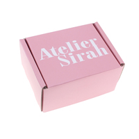 Emballage de vêtement chapeau réutilisable avec logo personnalisé Boîtes en papier cadeau ondulé holographique Emballage de logo laminé mat