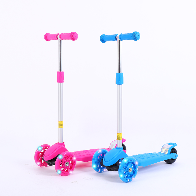 Mini trottinette à trois roues en PU, jouet à LED, Scooter à pied pour enfants, Scooter pour bébé, nouvelle vente