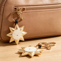 Breloque de sac en cuir PU, mignon visage souriant, porte-clés personnalisé, pendentif soleil doré pour sacs à main, cadeaux pour femmes
