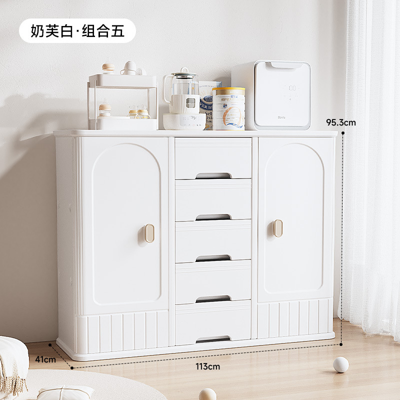 Tavolo di alimentazione stile francese set cinque