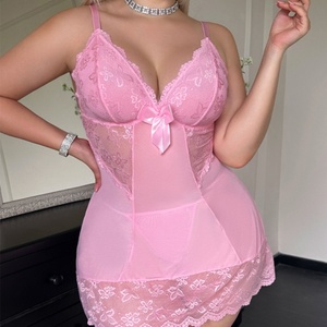 Chemise de nuit en dentelle florale rose douce et romantique, avec nœud décoratif, col en V, coupe ajustée – Lingerie très tendance - Product Image 3