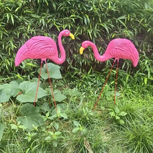Sculpture en métal de flamant <span class=keywords><strong>rose</strong></span> à long cou en plastique PET <span class=keywords><strong>rose</strong></span>, thème animalier, pour décoration extérieure, utilisée dans les jardins domestiques - Product Image 2