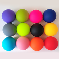 Balle de massage en silicone naturel durable avec logo personnalisé en relief (40-89 mm) pour la thérapie par le yoga et les cadeaux promotionnels – Vente chaude