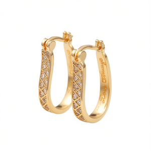 Boucles d'oreilles créoles en or 18 carats Zam Chanya avec diamants ronds taille brillant sertis en canal, design géométrique, bijoux de luxe pour femmes - Product Image 1