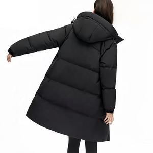 Boying Custom Veste en duvet d'hiver pour femmes Long manteau coupe-vent et imperméable avec capuche Techniques teintes unies - Product Image 3