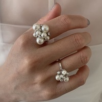 Cincin Bunga Mutiara Imitasi Terbuka yang Dapat Disesuaikan, Perhiasan Wanita Sederhana, Elegan, dan Serbaguna, Cocok untuk Hadiah atau Pesta