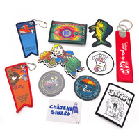 Vente flash : Patchs brodés en chenille personnalisés à coller au fer avec des motifs de cœur et de fleurs, en caoutchouc PVC, personnalisés pour les chapeaux