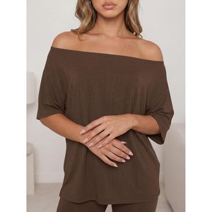 Fisoew Ensemble de détente 2 pièces pour femme, t-shirt oversize assorti et short de motard, tenue décontractée et respirante pour l'été - Product Image 2